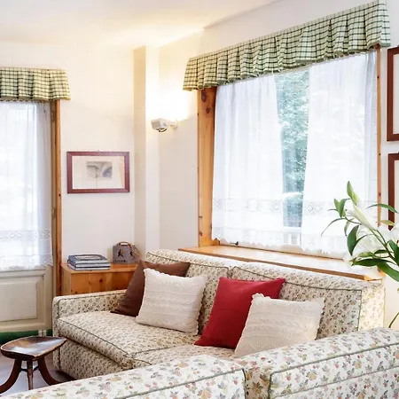 Hellochalet_foyer Du Mont Blanc * Курмайор